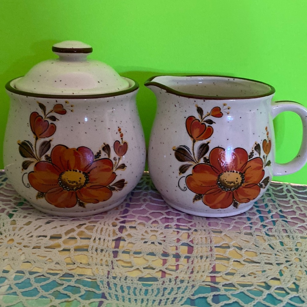 „Valencia” creamer and sugar bowl